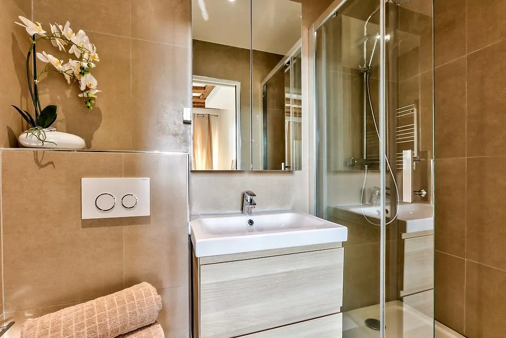 Luxury On The Place Des Victoires Paryż