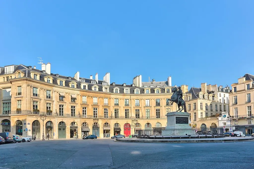 Luxury On The Place Des Victoires Apartment Paris