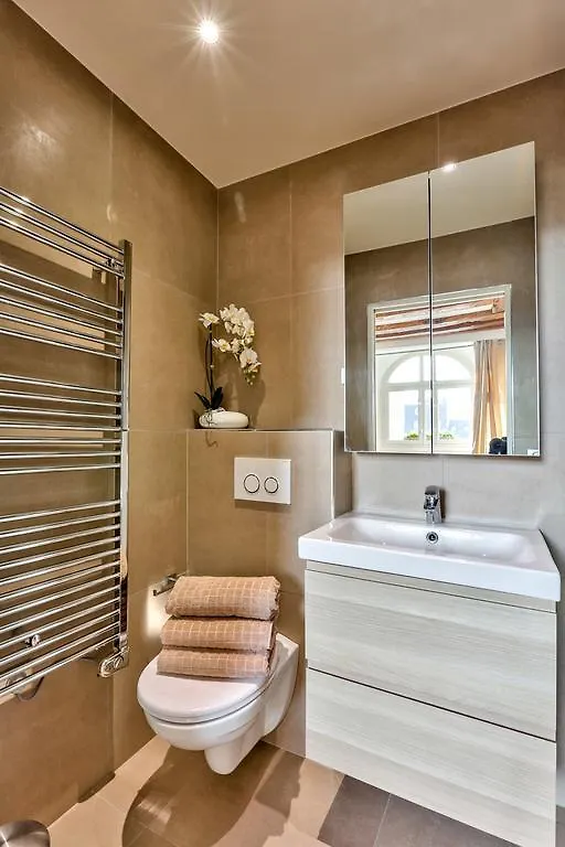 Luxury On The Place Des Victoires * Paris