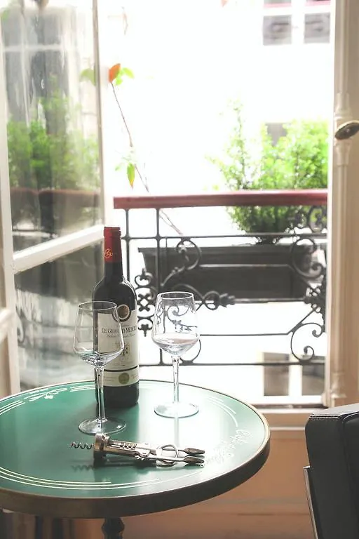 Luxury On The Place Des Victoires * Paris