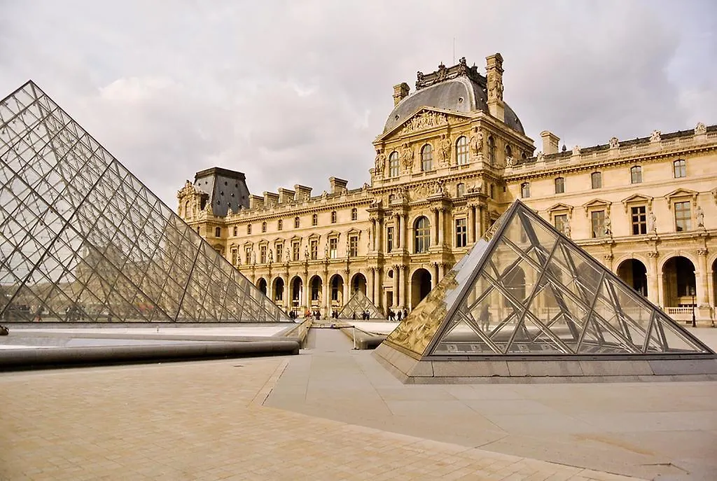 Luxury On The Place Des Victoires * Paris