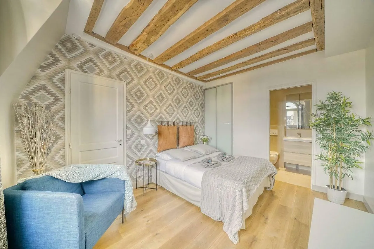Luxury On The Place Des Victoires Apartment