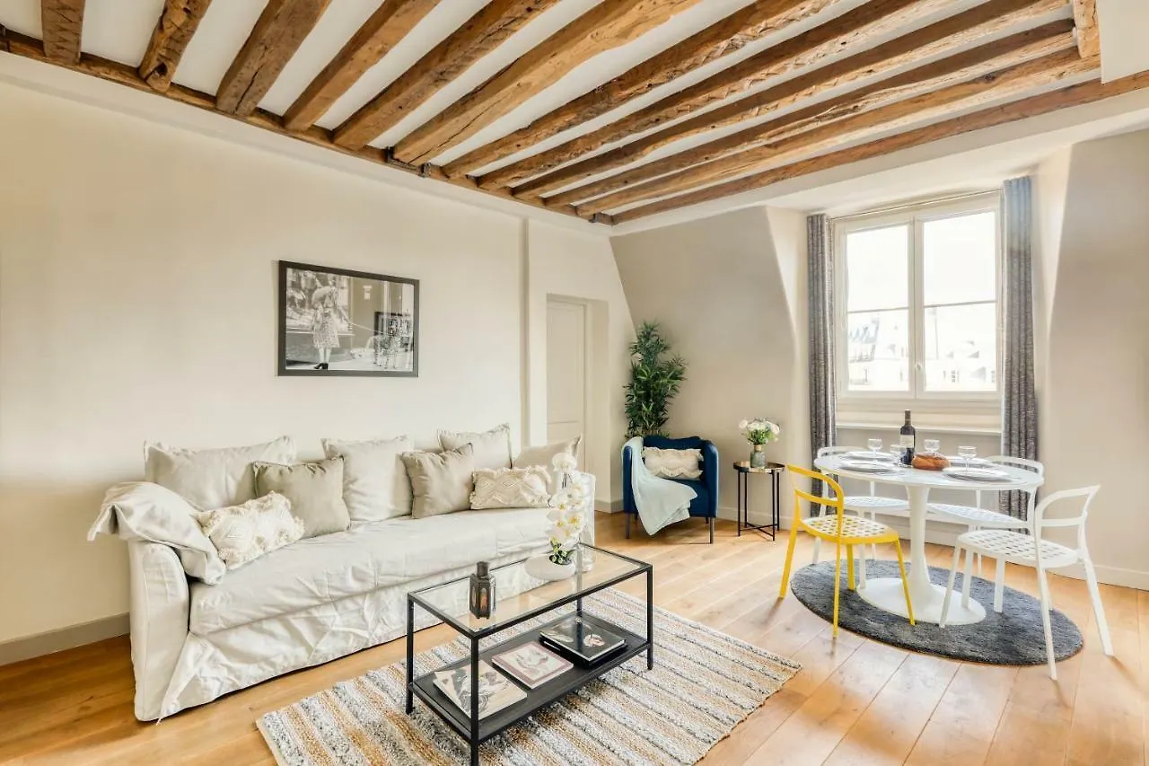 Luxury On The Place Des Victoires * Paris