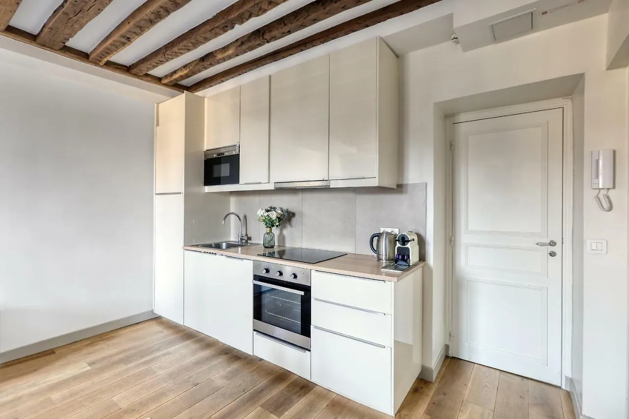 Luxury On The Place Des Victoires Apartment Paris